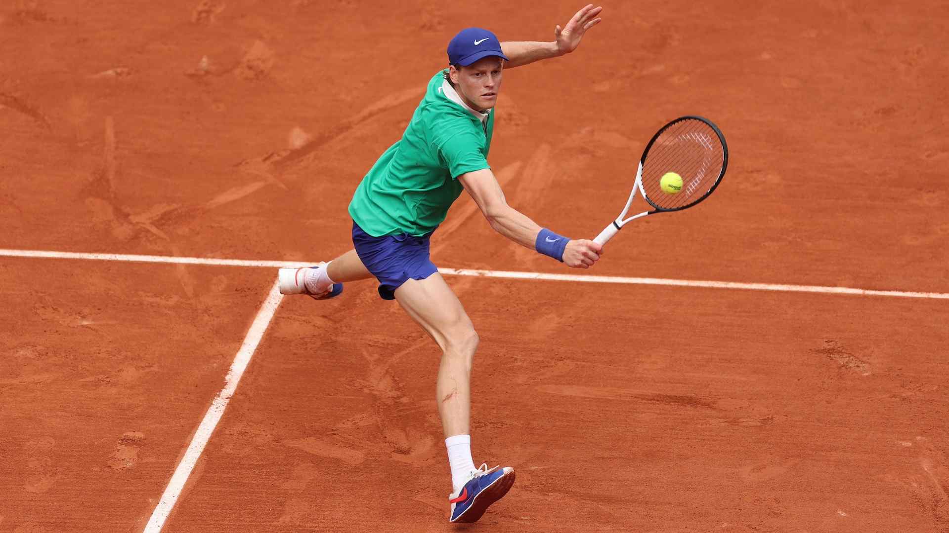 Sinner alcanza semifinales en Roland Garros