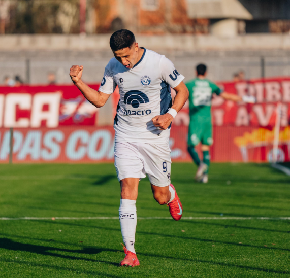 Independiente Rivadavia arruinó la fiesta en el Chiqui Tapia con una goleada a Barracas