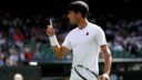 Carlos Alcaraz se blinda en Wimbledon y alcanza 20 victorias seguidas en la Catedral del tenis.