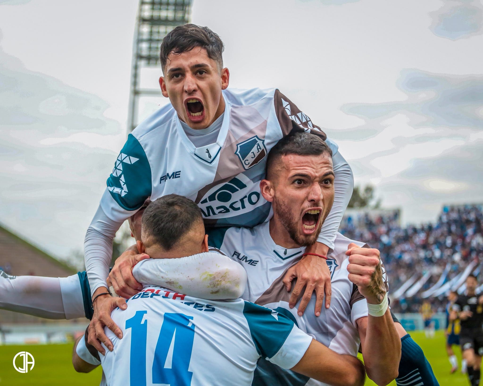 Con su gente como motor, Juventud Antoniana buscará hoy en el Martearena una victoria crucial ante Sarmiento de La Banda.