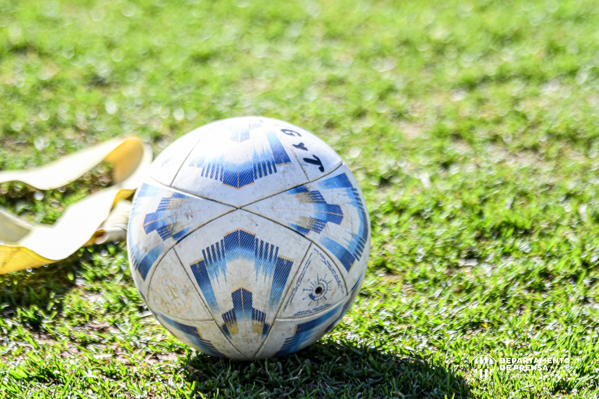 Gimnasia y Tiro visita a Deportivo Madryn, el líder invicto de la Zona A, en un duelo decisivo por la Primera Nacional.
