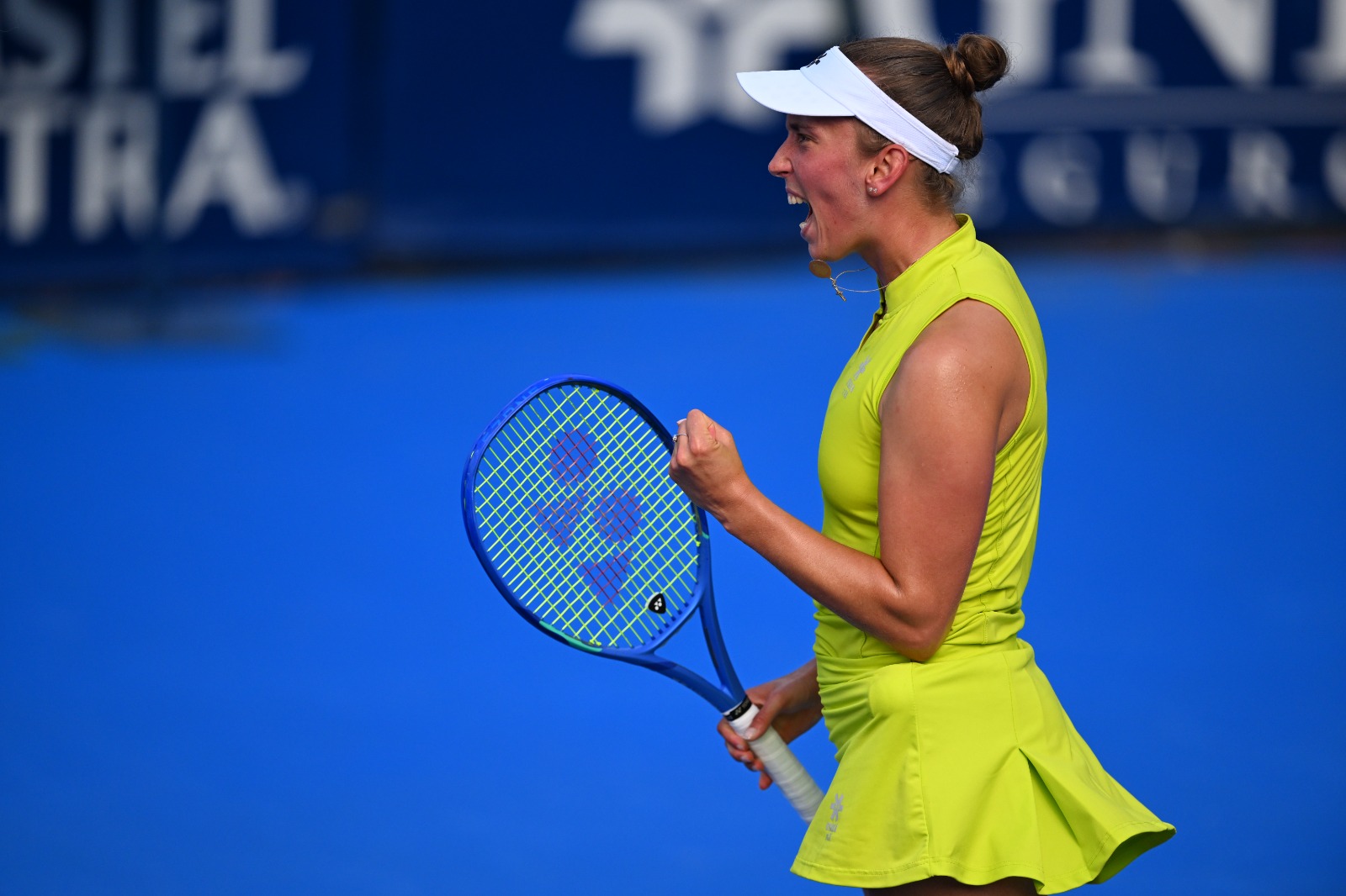 Elise Mertens eliminó a la ex campeona Donna Vekic en Monterrey y avanza a cuartos.