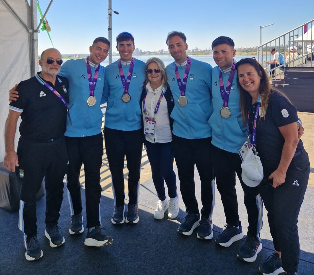 Plata en cuatro sin timonel masculino