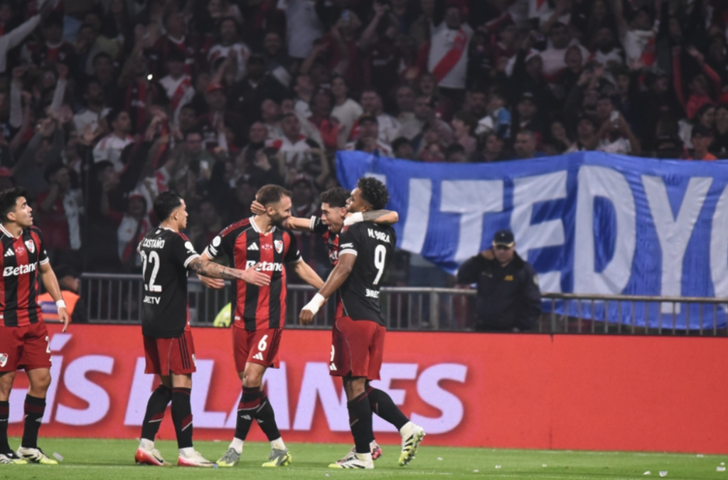 River goleó a San Martín y avanzó a los octavos de la Copa Argentina