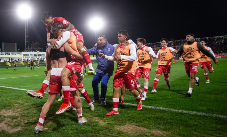 Argentinos Juniors venció 2-1 a Aldosivi y avanzó a cuartos de la Copa Argentina 2025