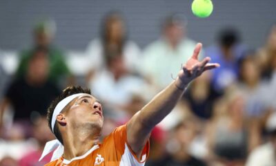 Báez gana el duelo de ex campeones en Winston-Salem tras imponerse a Carreño Busta con gran resistencia.