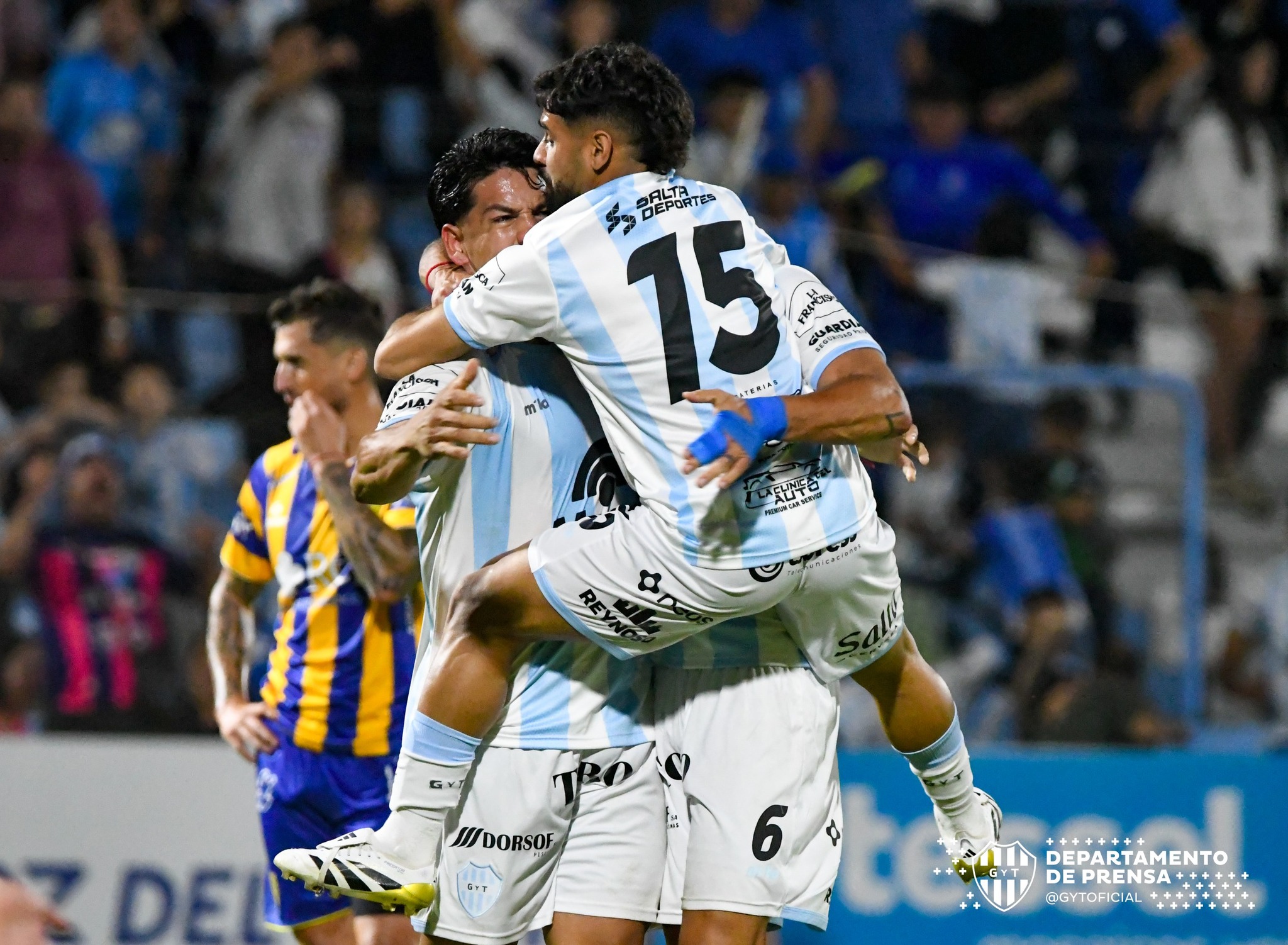 Gimnasia y Tiro rescató un empate 2-2 con Atlanta, clasificó al Reducido y desató la alegría de su gente.