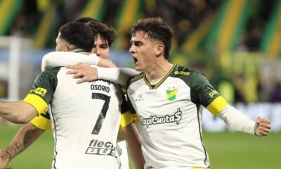 Boca perdió sobre el final ante Defensa y se quedó sin la cima de la Zona A del Clausura tras un doblete de Osorio.