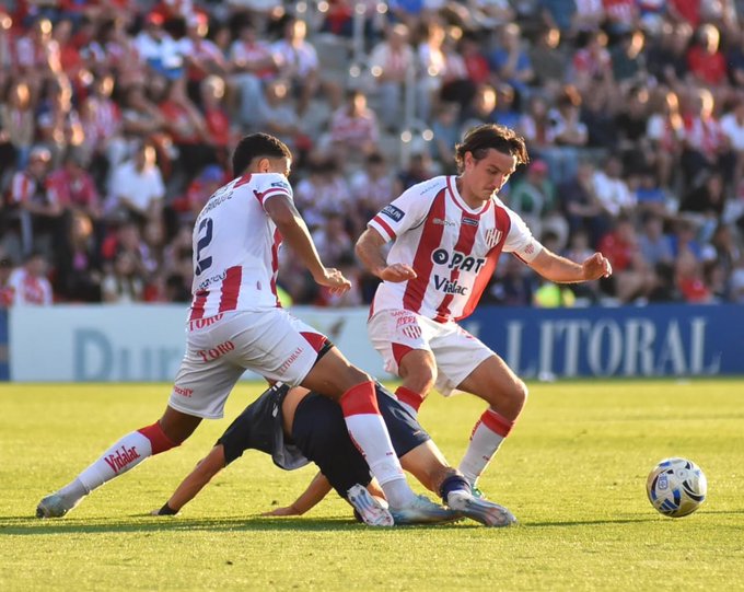 Unión empató con Independiente Rivadavia y se mantiene en la cima del Clausura.