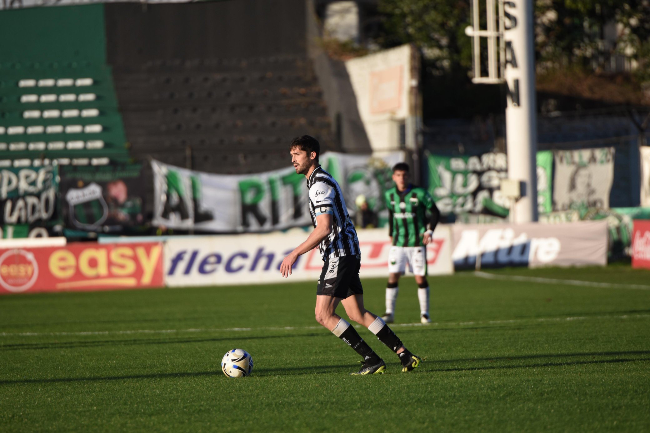 Gimnasia de Mendoza igualó 1-1 frente a Nueva Chicago y no logró recuperar la cima de la Zona B.