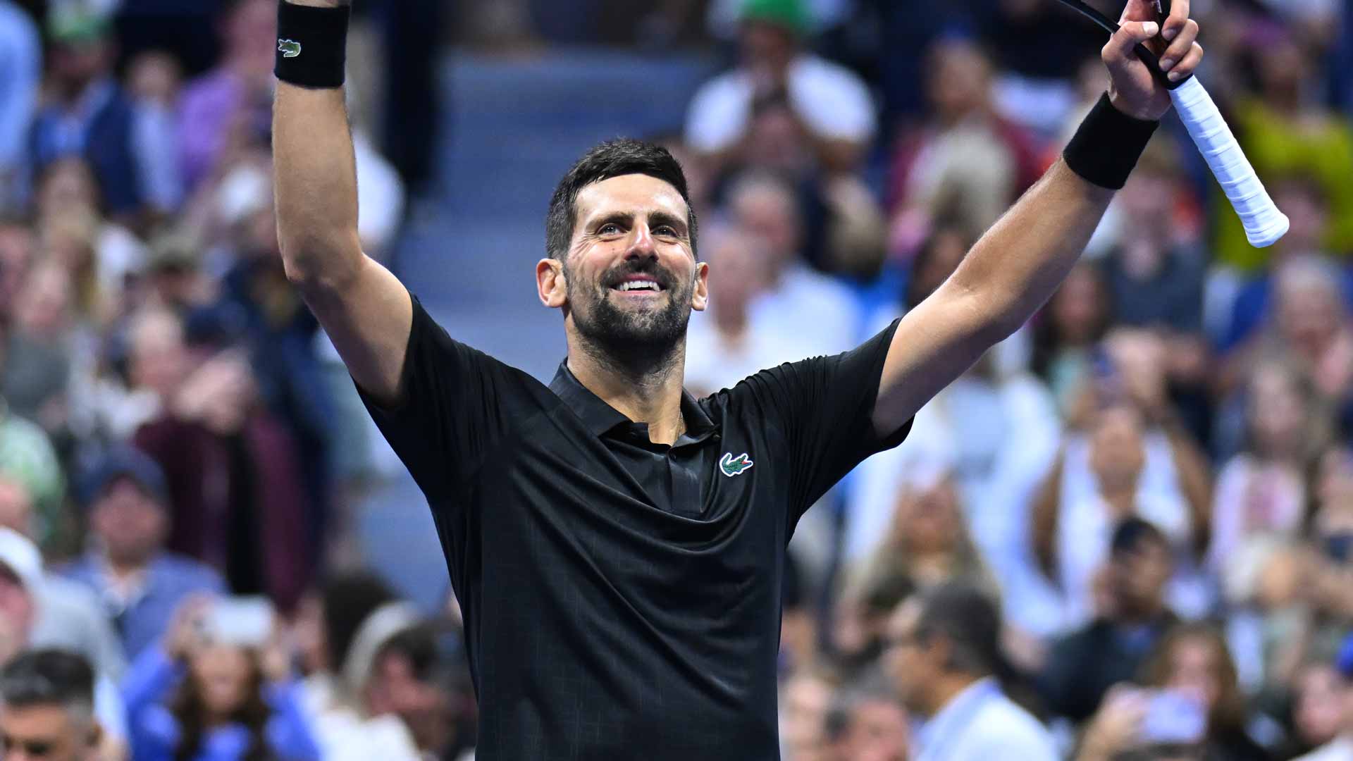 Djokovic padece a Fritz antes de medir a Alcaraz en el US Open y alcanza su 14ª semifinal en Nueva York.