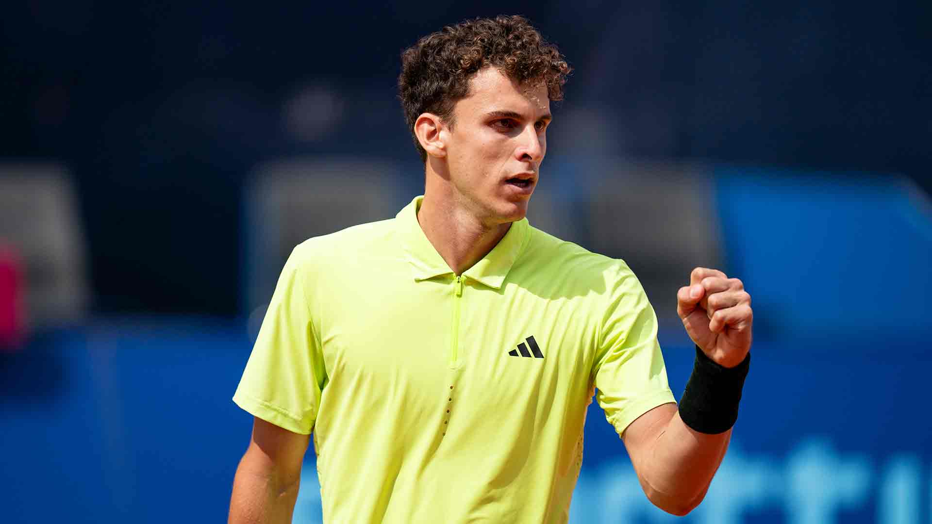 Juanma Cerúndolo ganó su primer challenger en hard en Guangzhou, venció a Alejandro Tabilo y alcanzó su mejor ranking histórico.