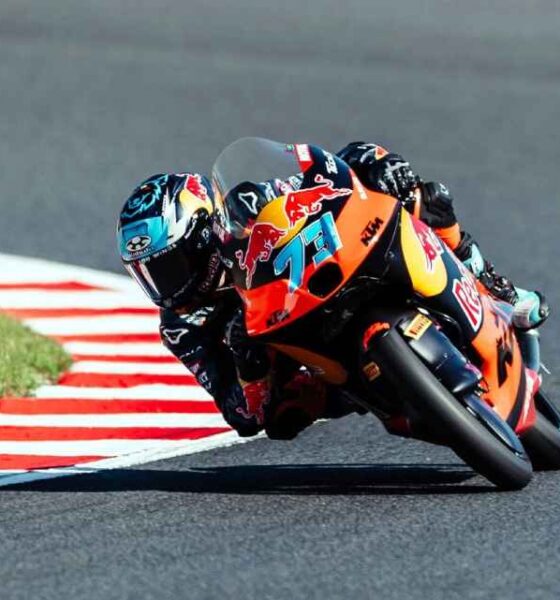 Moto3 Japón: Valentín Perrone fue 4º tras un gran duelo con Quiles. Muñoz ganó y Rueda acaricia el título.