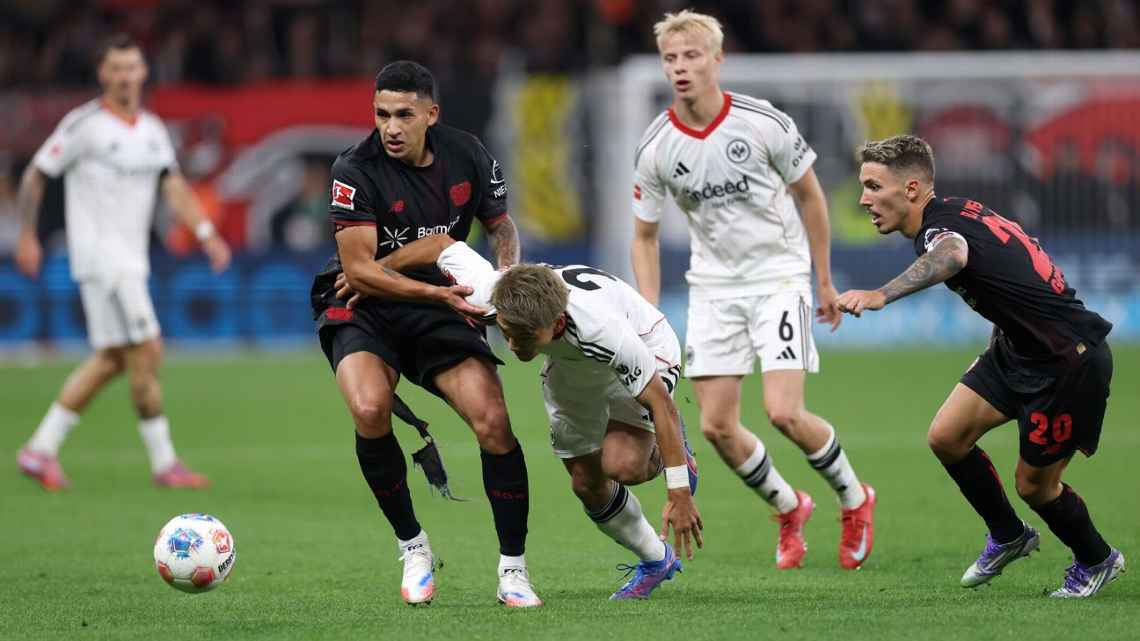 Leverkusen ganó con 9 jugadores