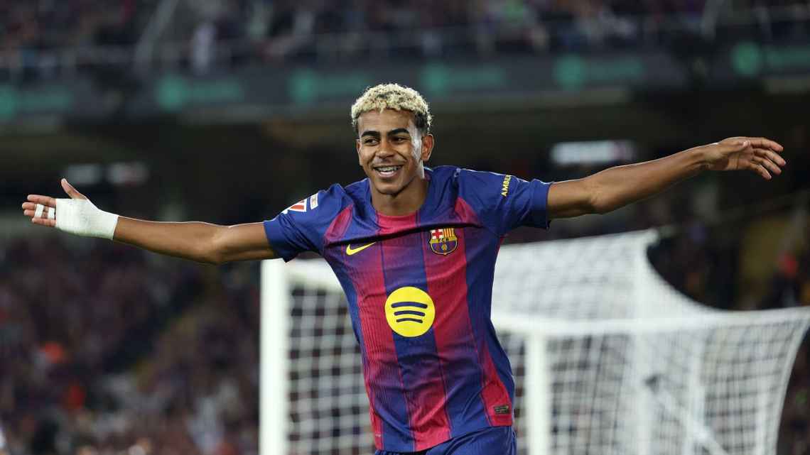 El Barça remonta y es líder