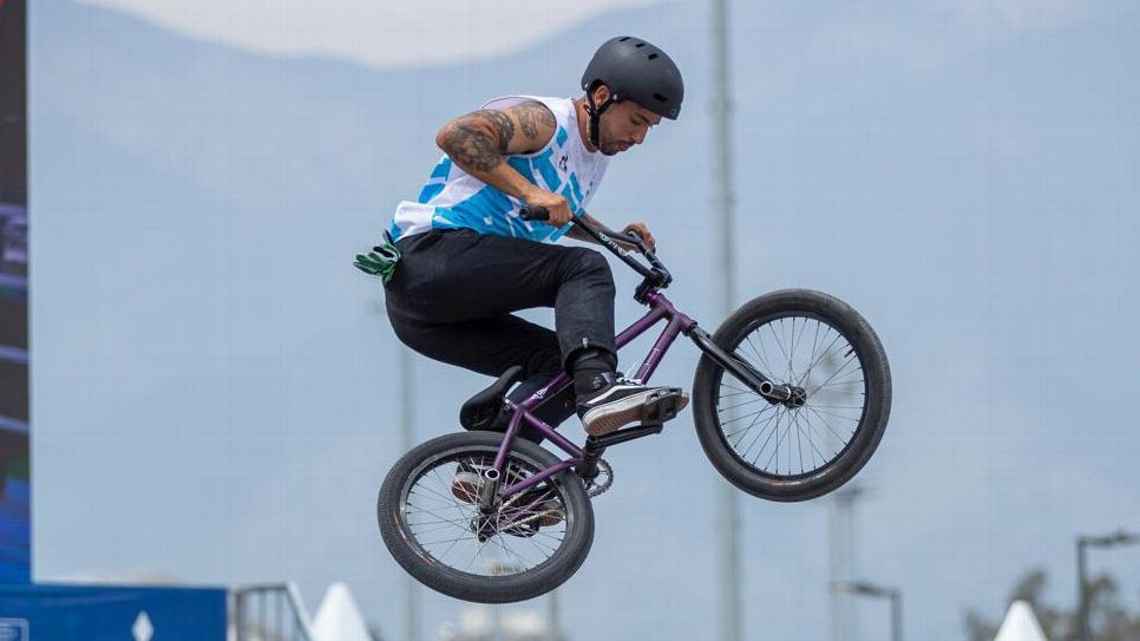 Maligno Torres se consagró campeón panamericano de BMX Freestyle en Lima y reafirma su dominio en la disciplina.