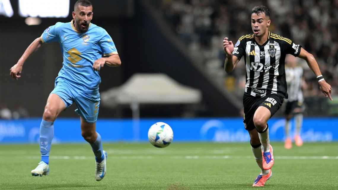 El Mineiro avanza agónicamente a las semifinales tras vencer 1-0 a Bolívar con gol de Bernard. Ahora lo espera IDV.