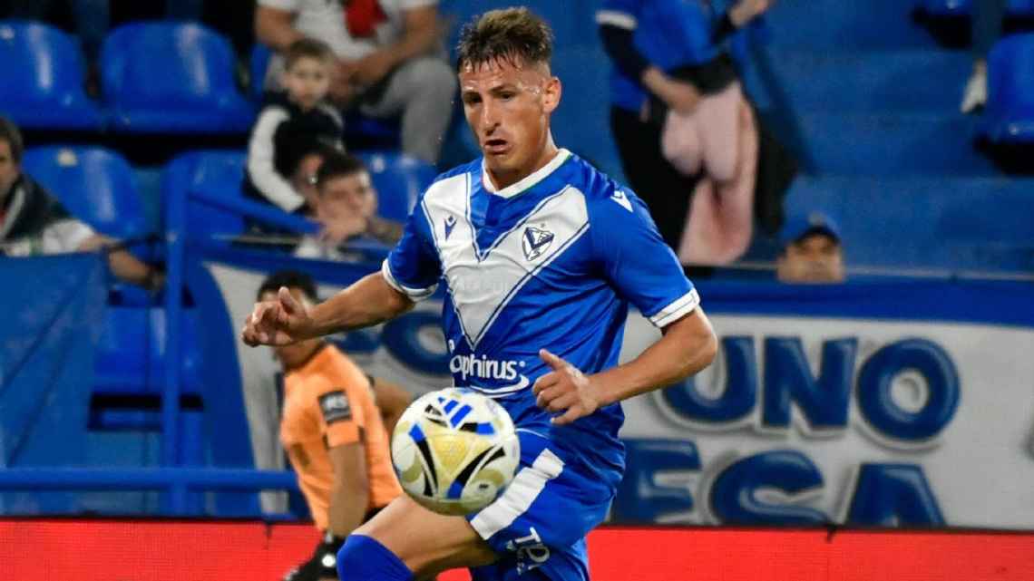 Vélez venció 3-1 a Atlético Tucumán con doblete de Romero y gol chileno de Valdés. El Fortín es escolta en la Zona B del Clausura.