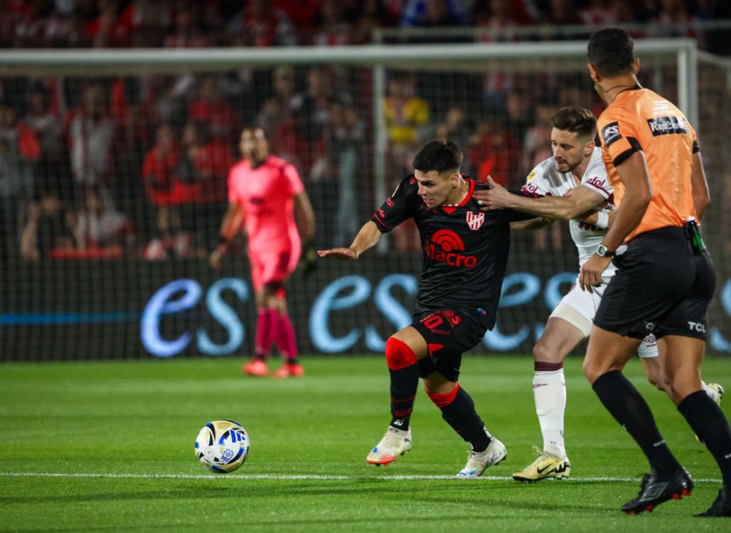 Instituto y Lanús no pasaron del 0-0 en Córdoba