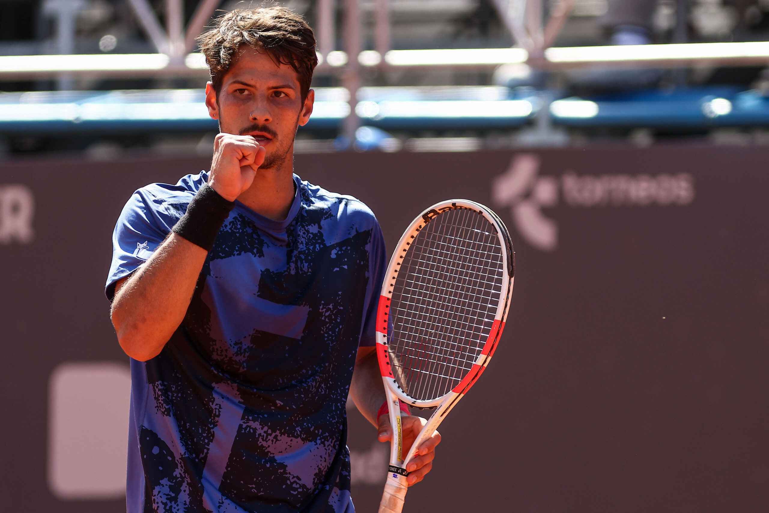 Barrena y Justo se enfrentarán en cuartos y aseguraron un semifinalista argentino en el YPF Buenos Aires Challenger.