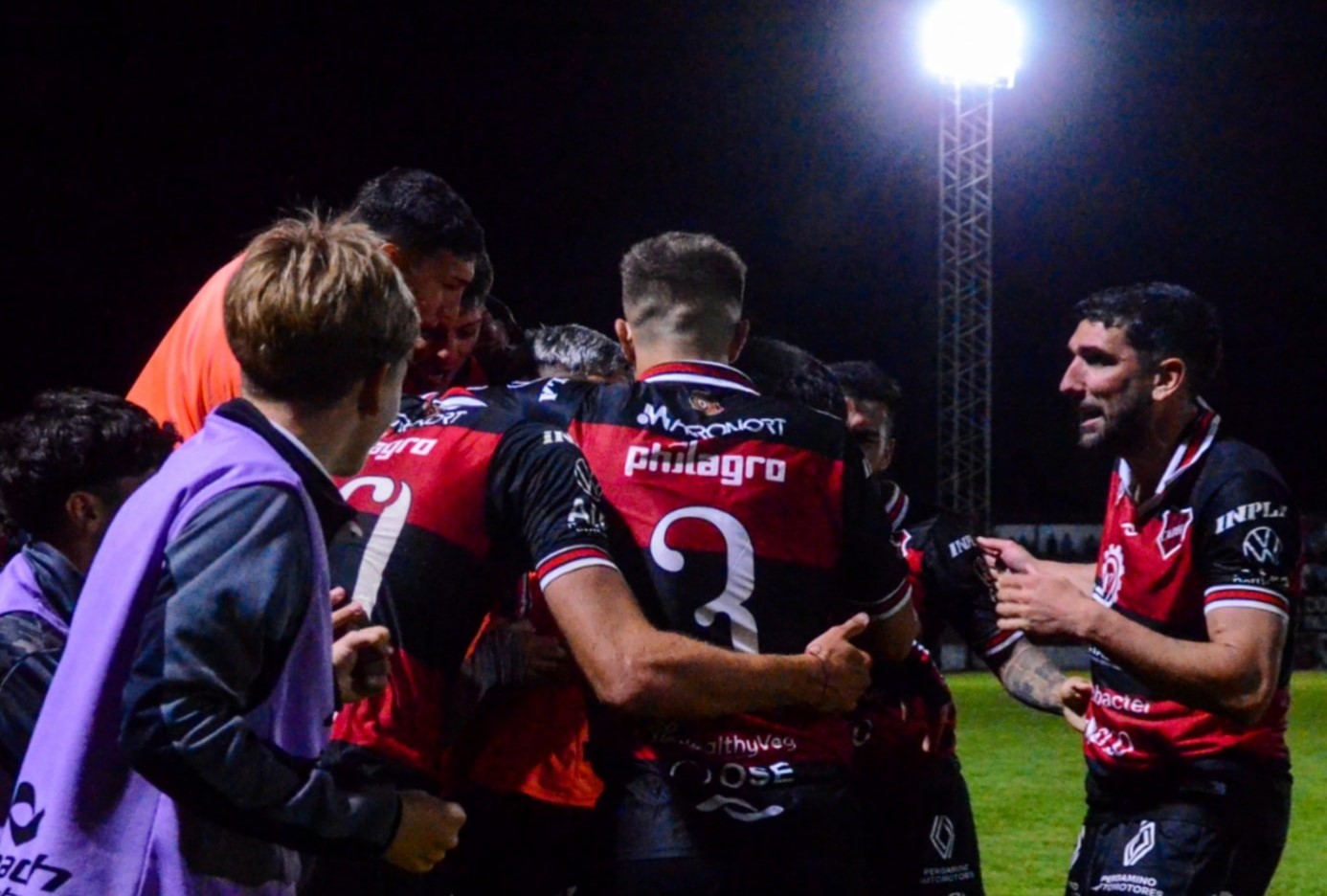 Douglas Haig ganó por 2-0 a Argentino de Monte Maíz en Pergamino y tomó ventaja en la Reválida del Federal A