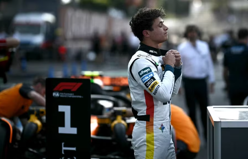 Lando Norris consiguió la pole del GP de México con McLaren. Leclerc y Hamilton lo escoltan; Sainz partirá 12º por sanción.