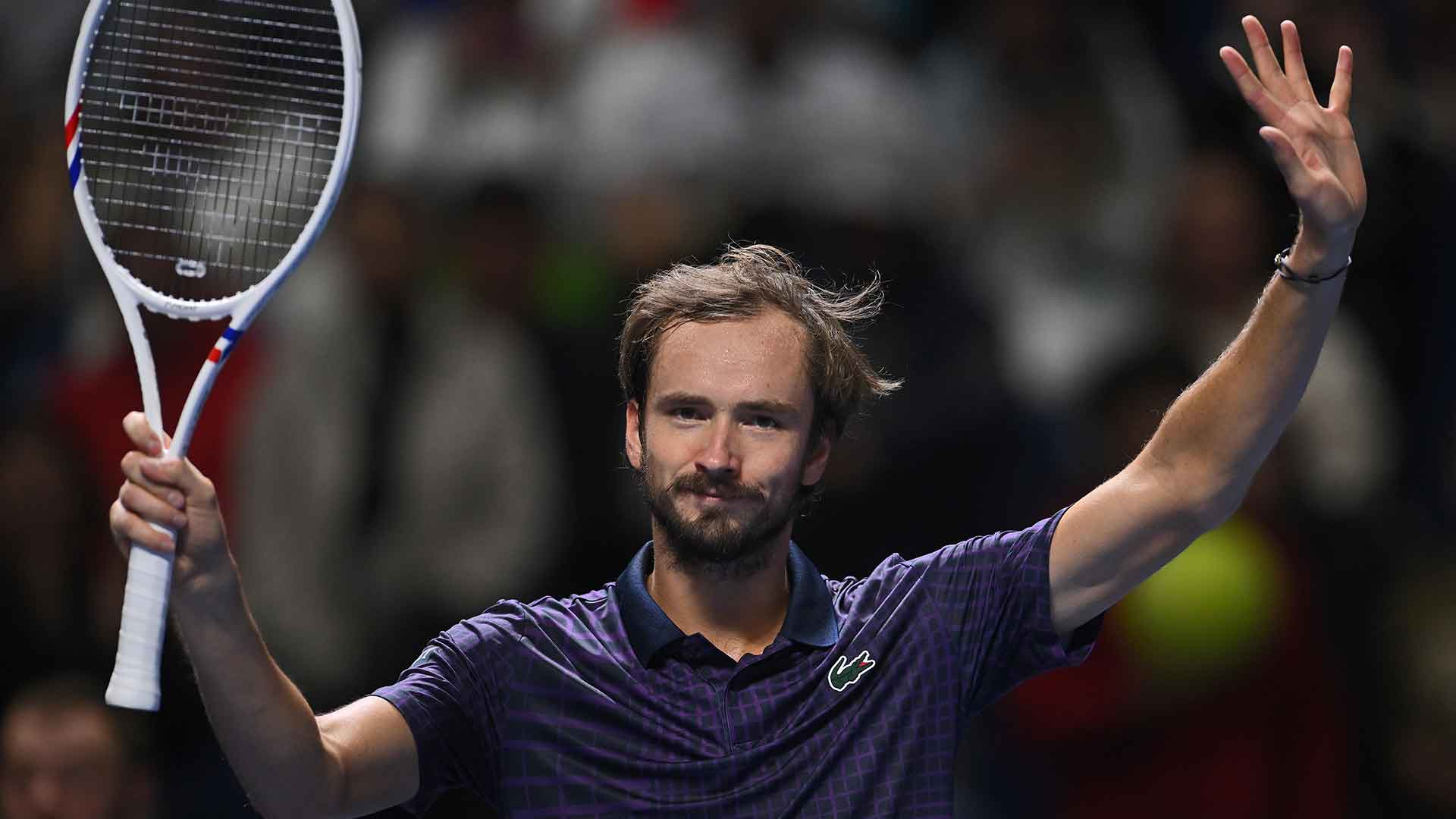 Daniil Medvedev rompe su sequía de 882 días y conquista el Almaty Open tras vencer a Corentin Moutet en tres sets. El ruso suma su título número 21 en el ATP Tour.