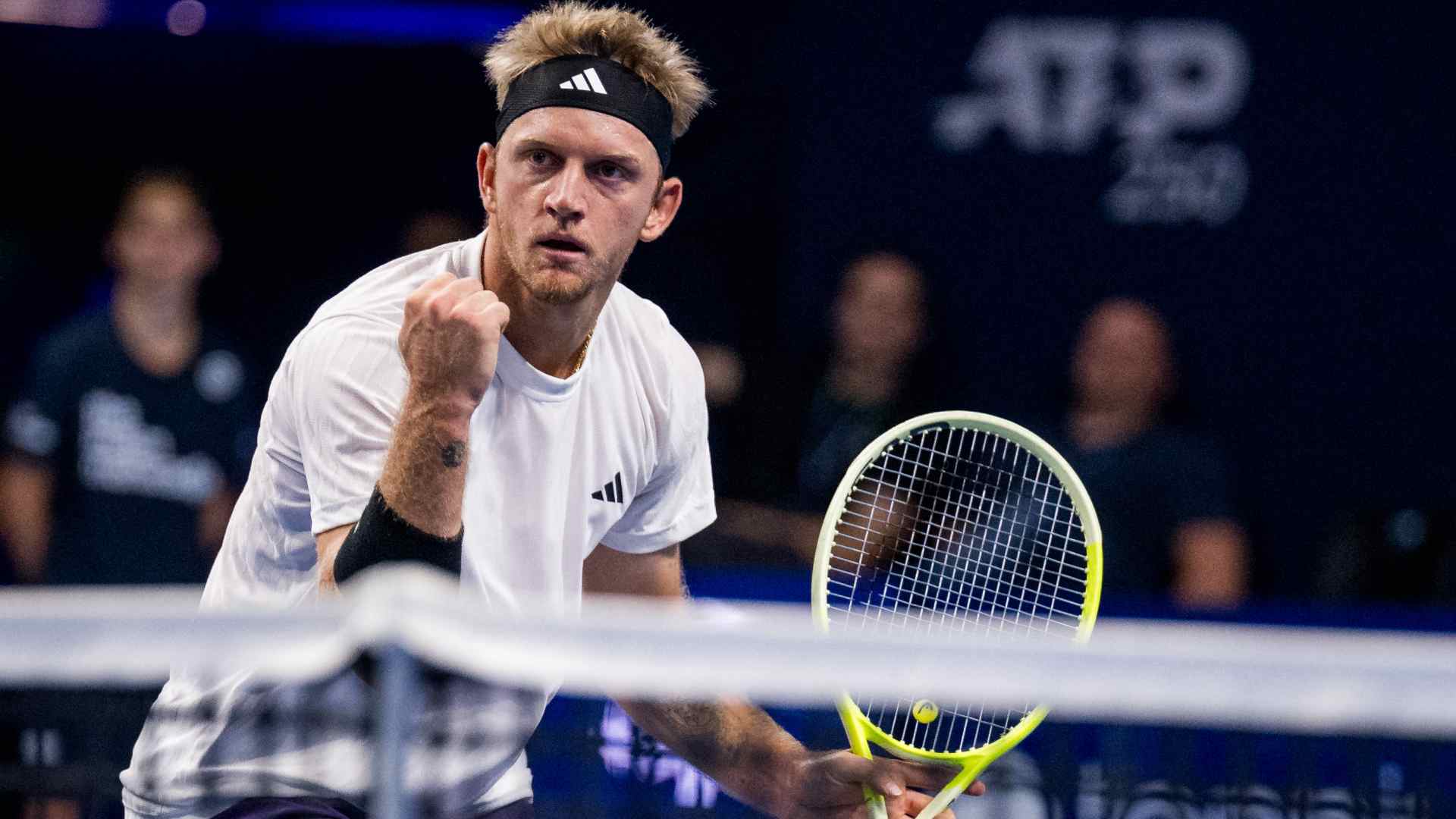 Alejandro Davidovich Fokina avanza a cuartos en Bruselas tras remontar ante Marcos Giron en el BNP Paribas Fortis European Open.