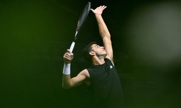 El tenis argentino arranca el 2026 en Australia con Cerúndolo, Etcheverry, Báez y Solana Sierra como protagonistas en el Australian Open.