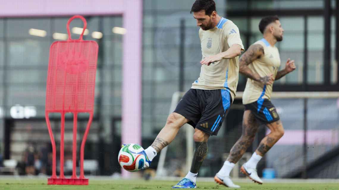 Messi se une al entrenamiento de Argentina para el amistoso contra Puerto Rico tras su doblete con Inter Miami.