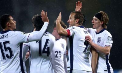 Inglaterra goleó 5-0 a Letonia y se convirtió en la primera selección europea clasificada al Mundial 2026.