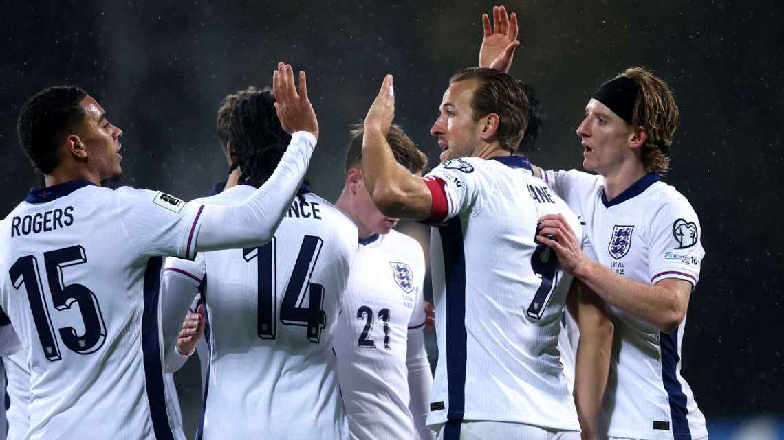 Inglaterra goleó 5-0 a Letonia y se convirtió en la primera selección europea clasificada al Mundial 2026.
