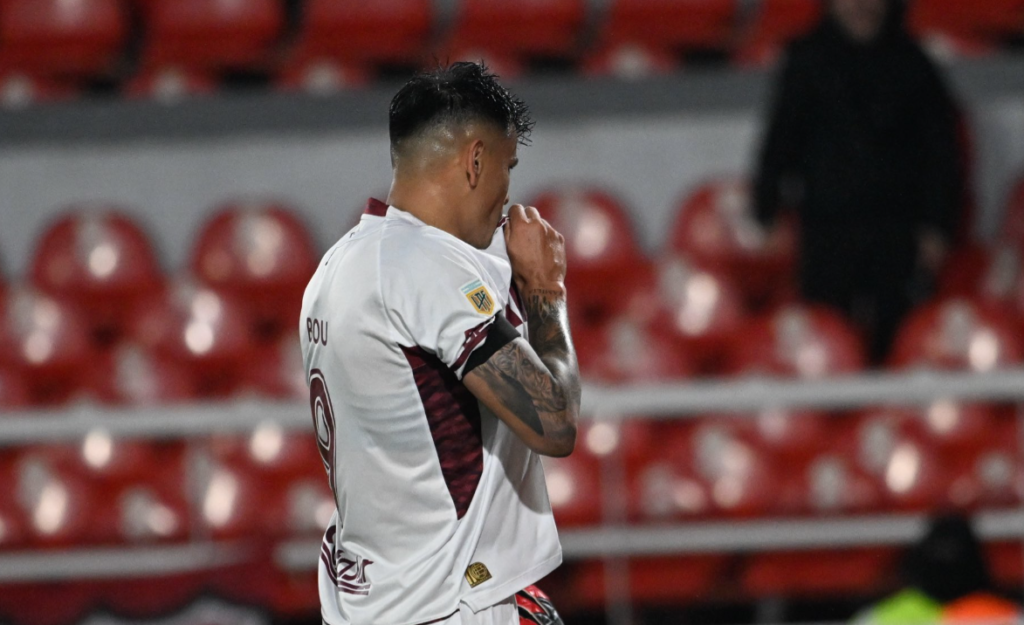 Lanús hundió a Independiente en Avellaneda y se trepa a la cima del Clausura