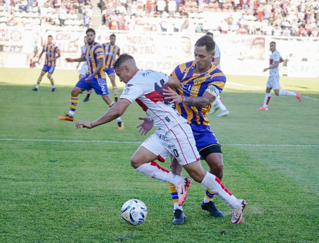 Deportivo Morón ganó sobre la hora y sacó ventaja ante Atlanta