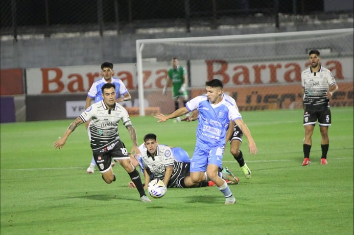 Estudiantes ganó en casa: venció 1-0 a Estudiantes de Río Cuarto con gol de Mateo Acosta y buscará la final del Reducido en Río Cuarto.