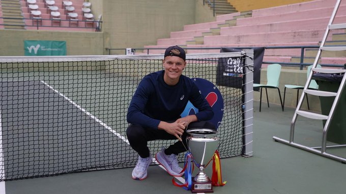 Abel Forger ganó su primer título profesional en el ITF M15 Alcalá tras vencer a Vandermeersch. Almazán y Winter se consagraron en dobles
