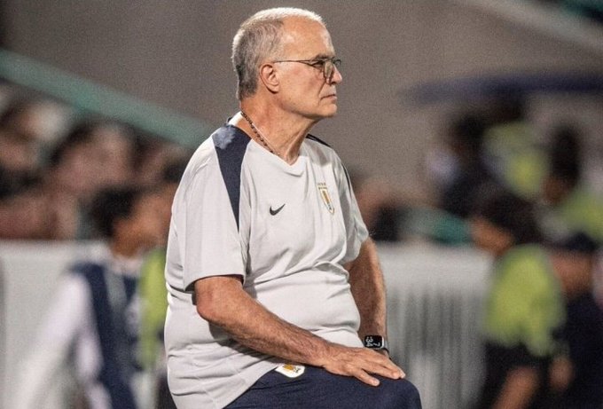 Bielsa confirmó que sigue en Uruguay hasta 2026 y que el proyecto no cambia pese al 5-1 ante EE.UU. La Celeste apunta al Mundial