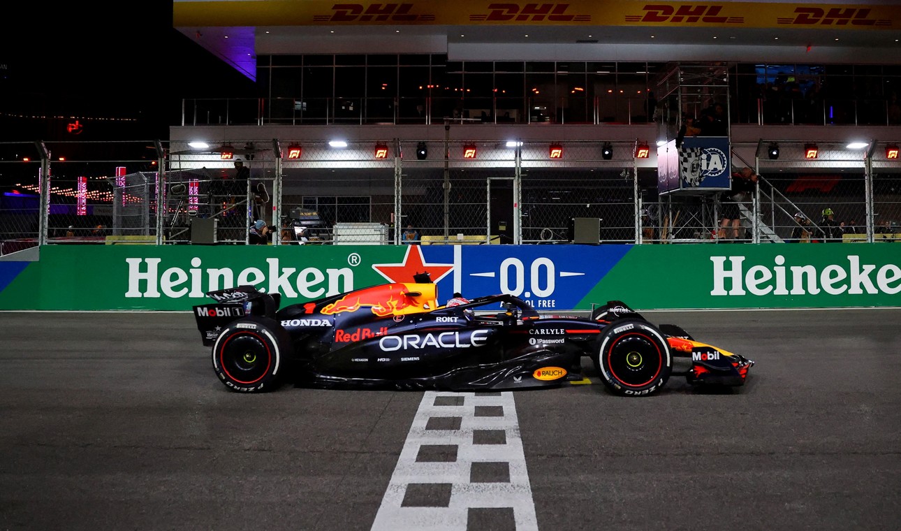 La FIA descalificó a los dos McLaren en Las Vegas por desgaste del patín y reabrió la lucha por el título. Verstappen queda a 24 puntos