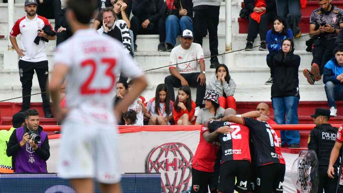 Newell’s ganó en el Ducó y respira en la tabla
