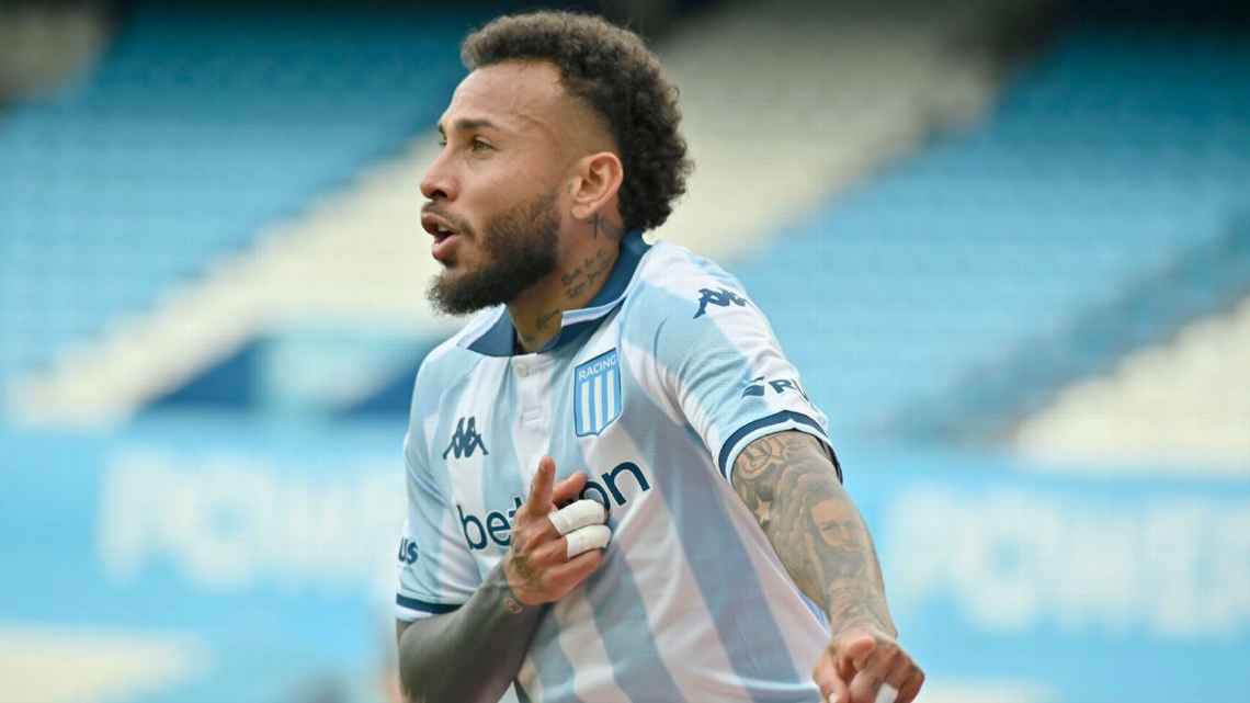 Racing ganó con lo justo 1-0 a Defensa y Justicia con gol de Duván Vergara. La Academia se acerca a los playoffs del Clausura.