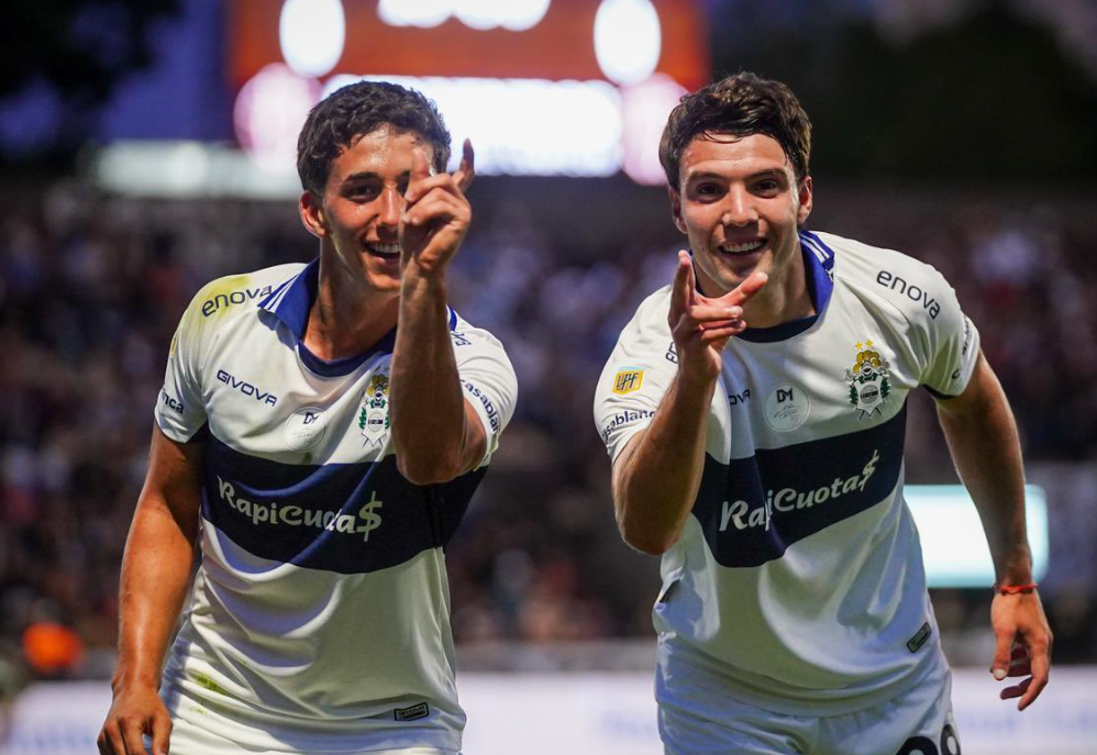 Gimnasia goleó a Platense y se metió en playoffs con autoridad