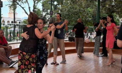 Este sábado habrá clase de tango y milonga gratuita en la Glorieta de plaza 9 de Julio. Actividad cultural abierta para salteños y turistas.