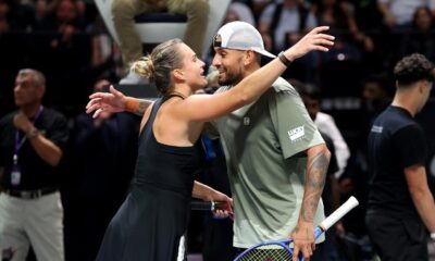 La Batalla de los Sexos en tenis dejó más marketing que deporte: Kyrgios venció a Sabalenka en Dubái en un show sin sentido competitivo.
