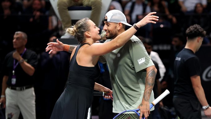 La Batalla de los Sexos en tenis dejó más marketing que deporte: Kyrgios venció a Sabalenka en Dubái en un show sin sentido competitivo.