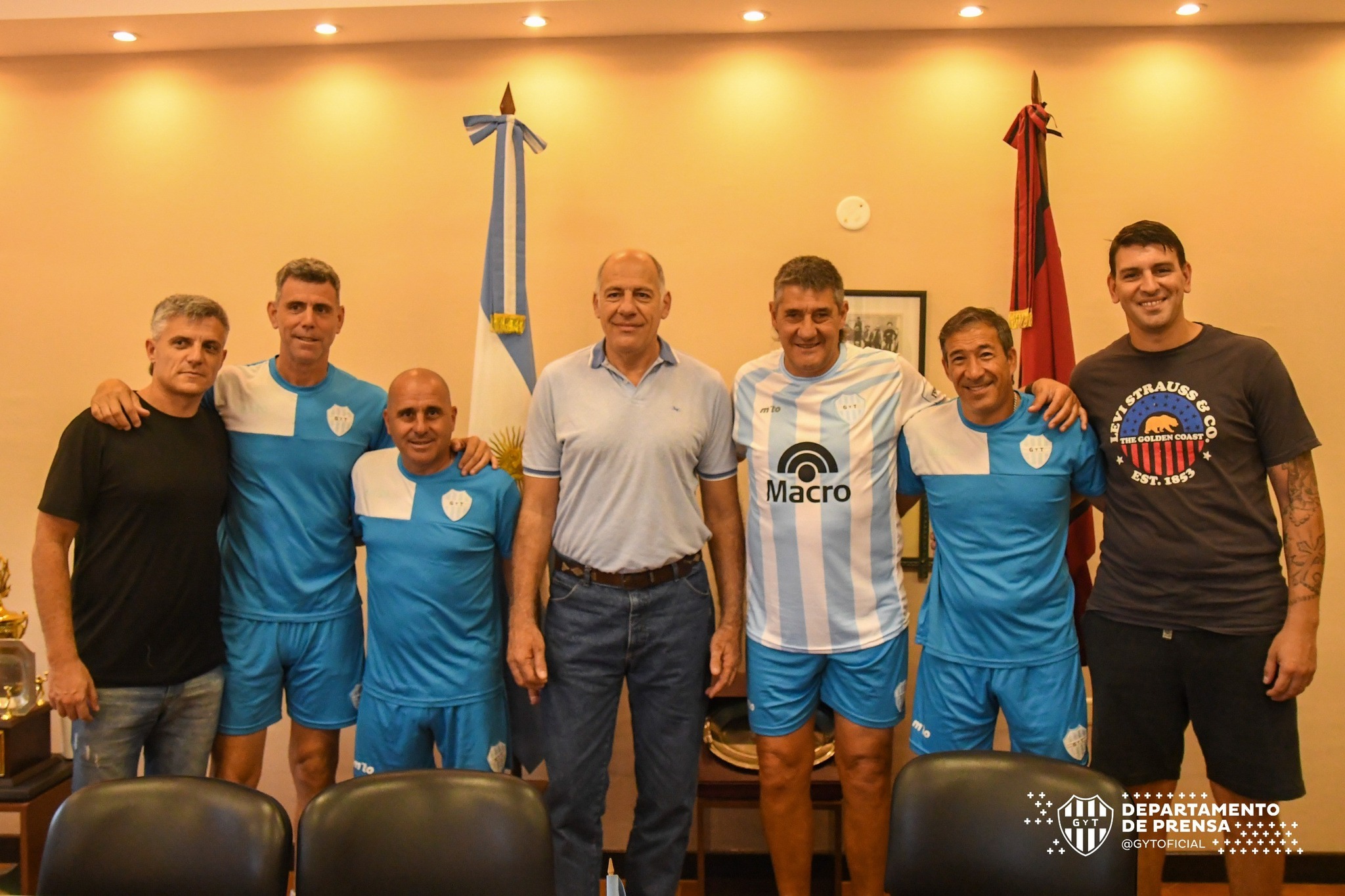 Gimnasia y Tiro confirmó seis salidas del plantel de cara a 2026 mientras avanza en renovaciones y refuerzos conducidas por Teté Quiroz