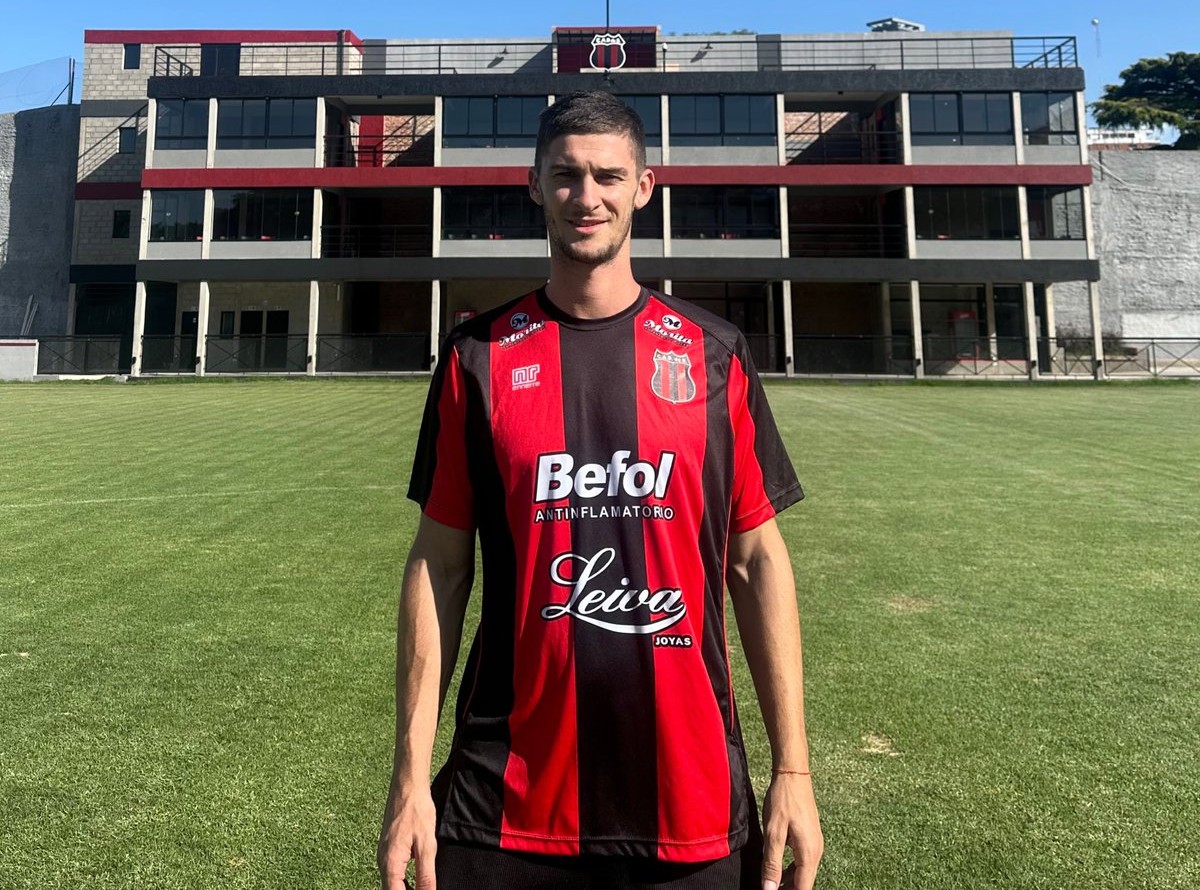 Fabián Nardozza continúa como DT de Defensores de Belgrano y lidera una reestructuración con vistas a la Primera Nacional 2026.