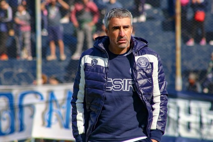 Almagro cambió de entrenador: Gabriel Gómez asumió como nuevo DT tras la salida de Andrés Montenegro y ya encabeza el proyecto deportivo.