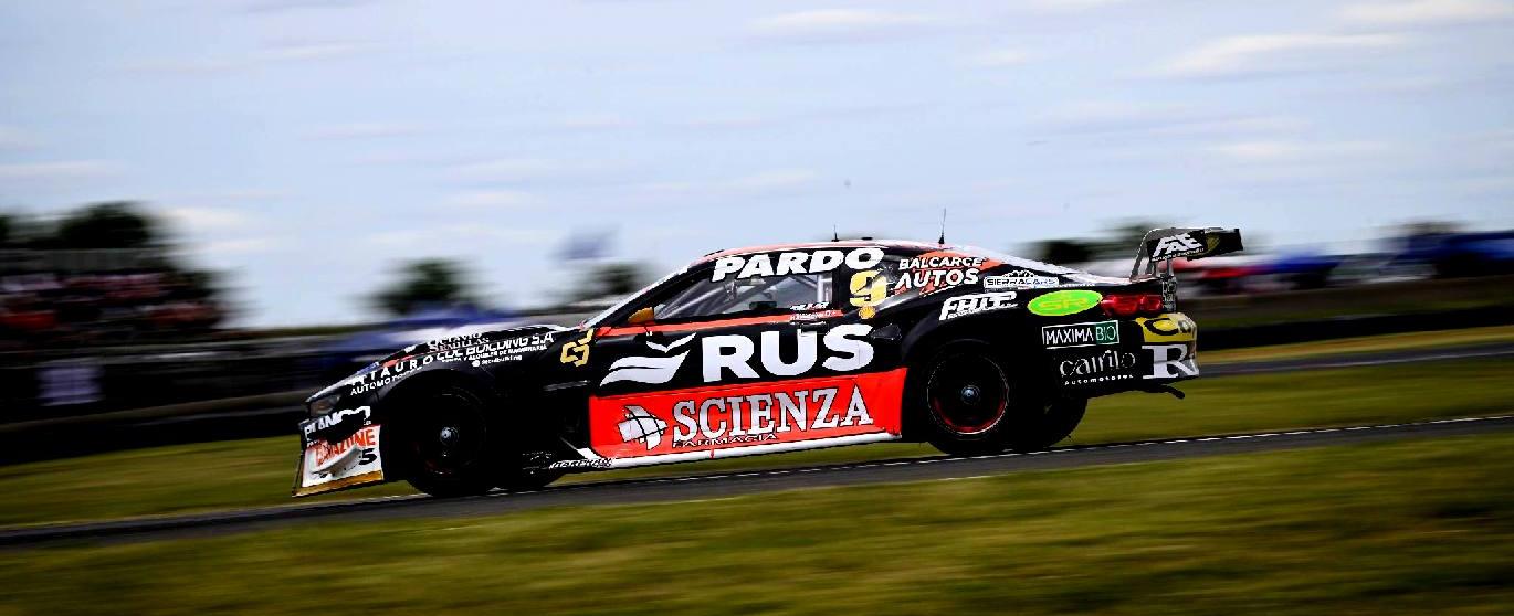 Santiago Mangoni busca ganar en La Plata para pelear la Copa de Oro del TC 2025. Llega segundo y mantiene la ilusión.