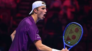 Nicolai Budkov Kjaer derrotó a Rafael Jódar y quedó cerca de las semifinales de las Next Gen ATP Finals 2025 en Jeddah.