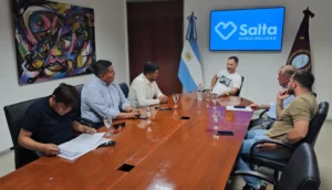 Intendentes de Salta, Vaqueros y La Caldera firman acuerdo sobre transporte por aplicaciones